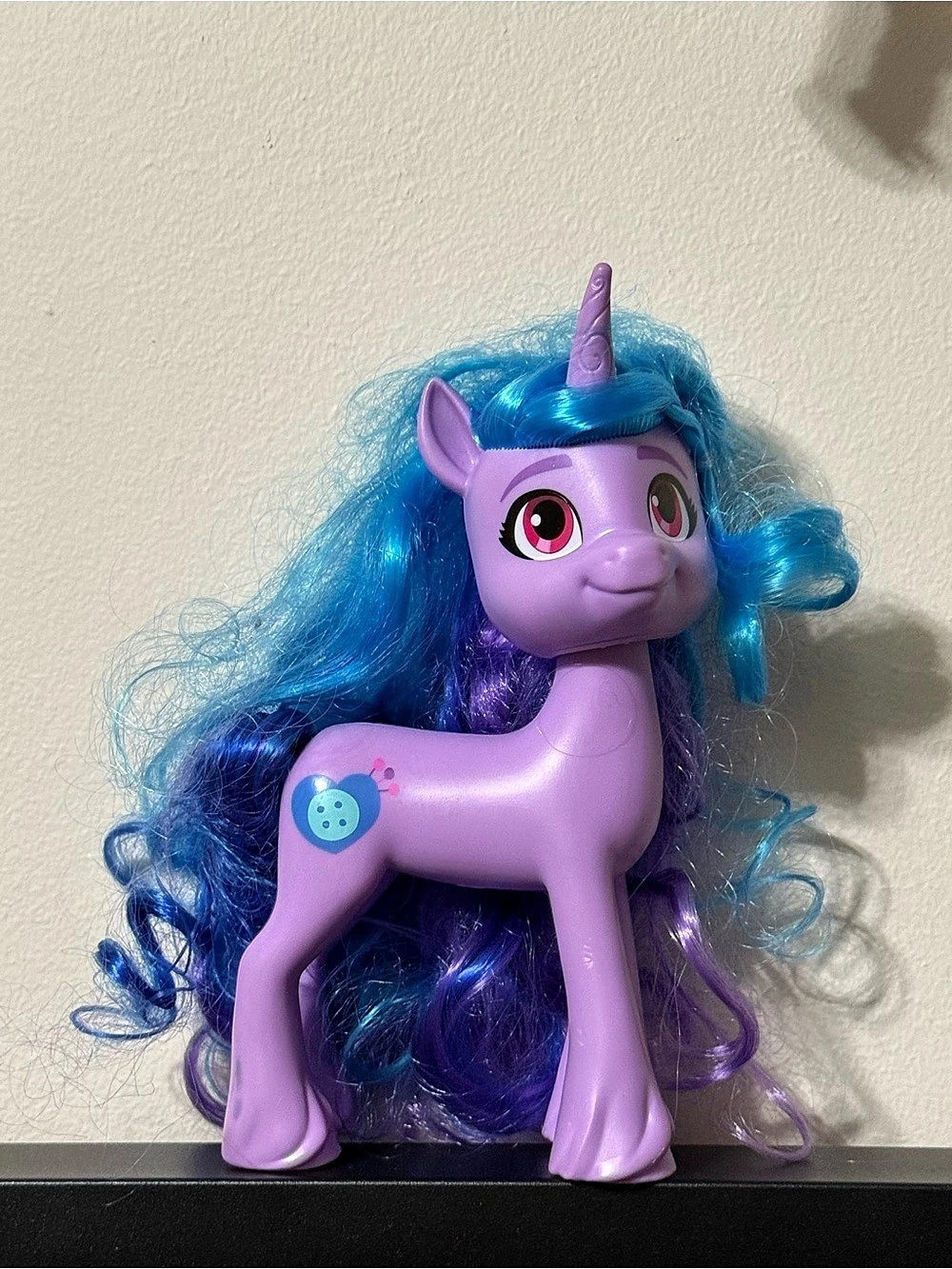 Hasbro My Little Pony Unicorn Charms Izzy Moonbow Izzy Moonbow Unicorn Toy